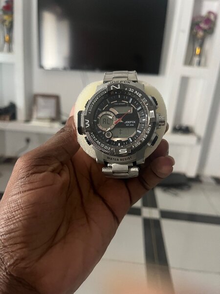 Montre numérique sport homme