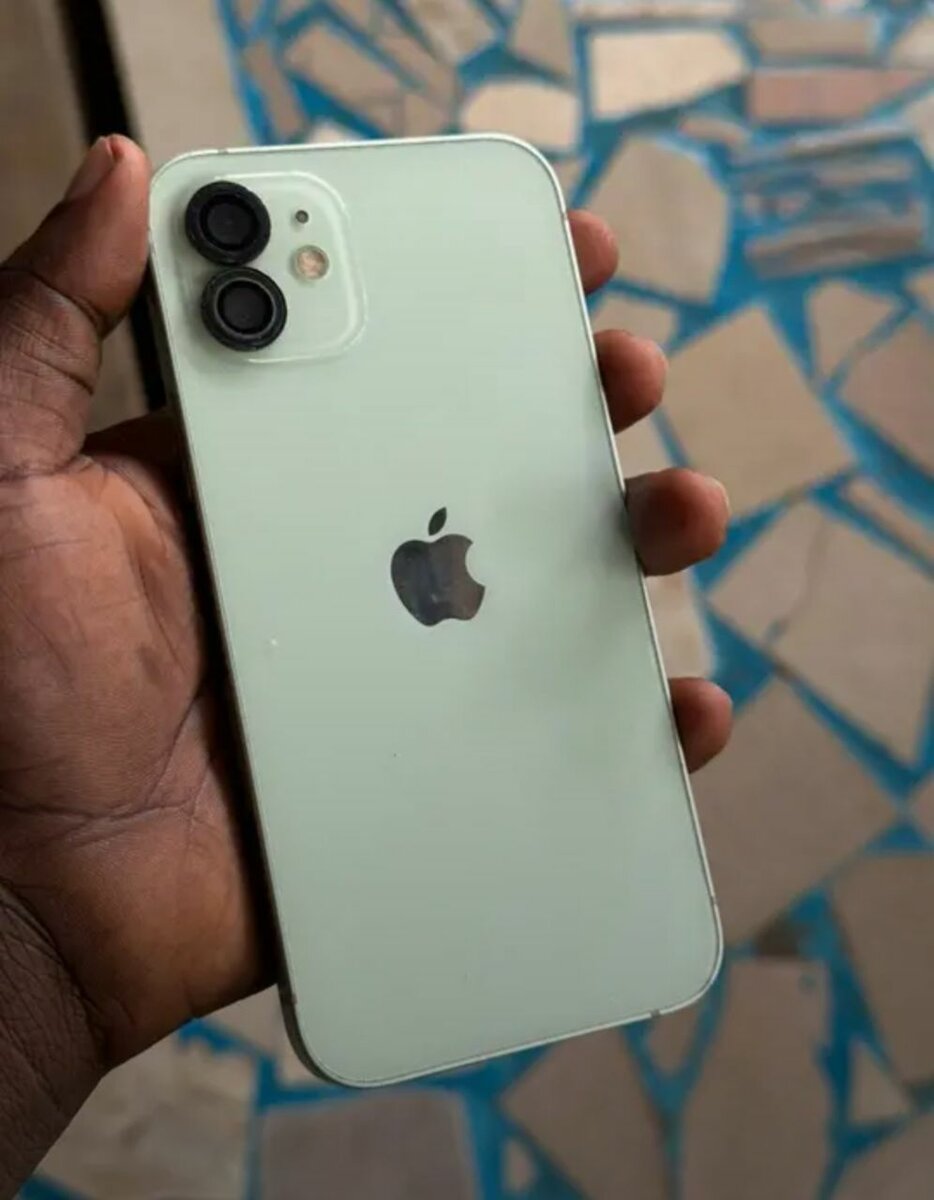 iPhone moderne vert 64Go