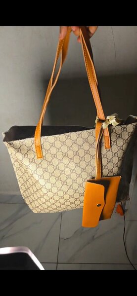 Sac fourre-tout élégant femme