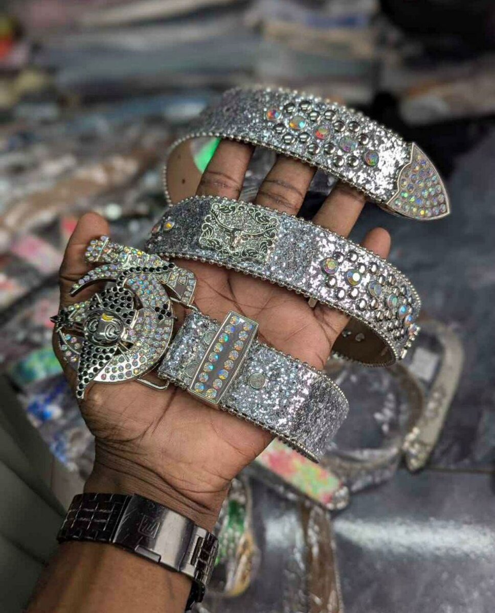 Ceintures tendance en strass