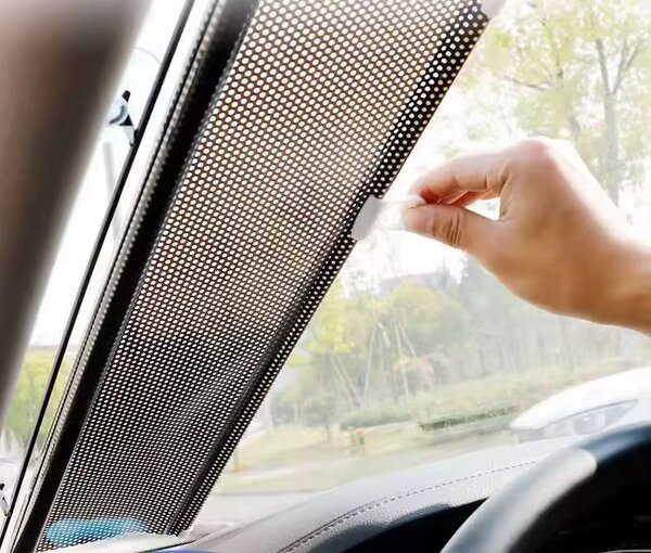 Pare-soleil rétractable auto