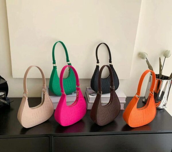 Sac demi-lune en simili cuir