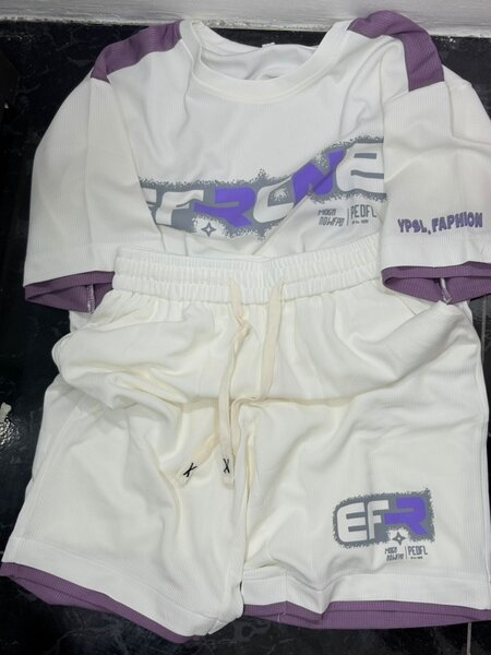 Ensemble de sport moderne