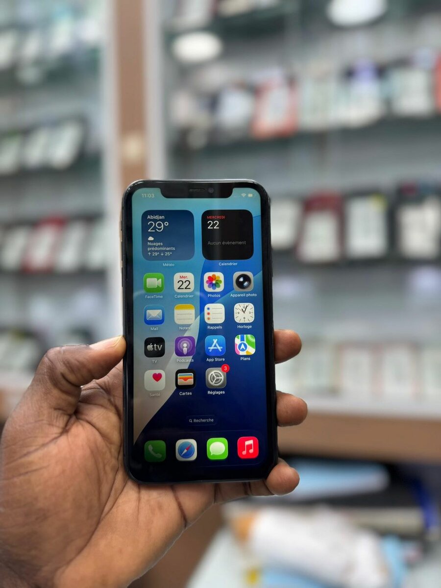 iPhone 11 Noir 64GB 2nd main