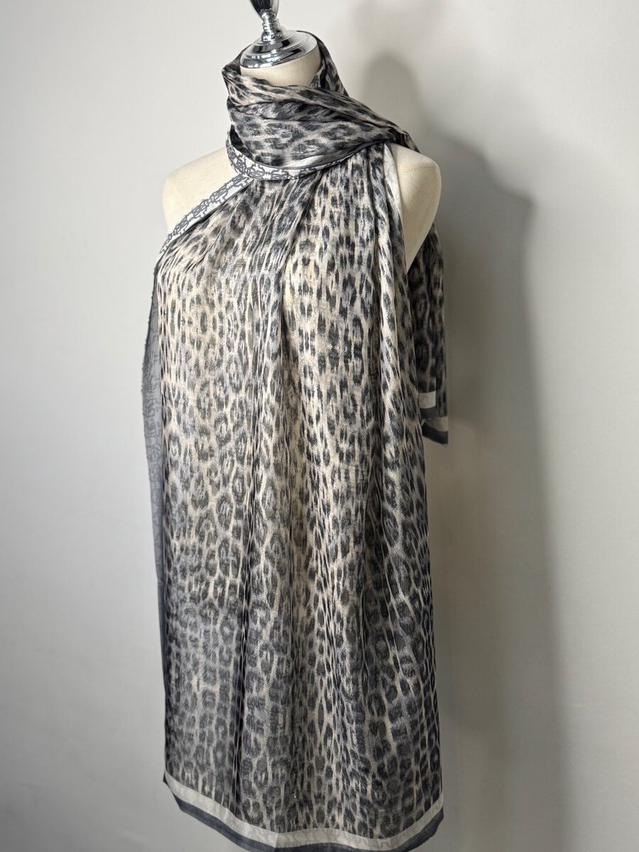 Шарфы шелковые двусторонние