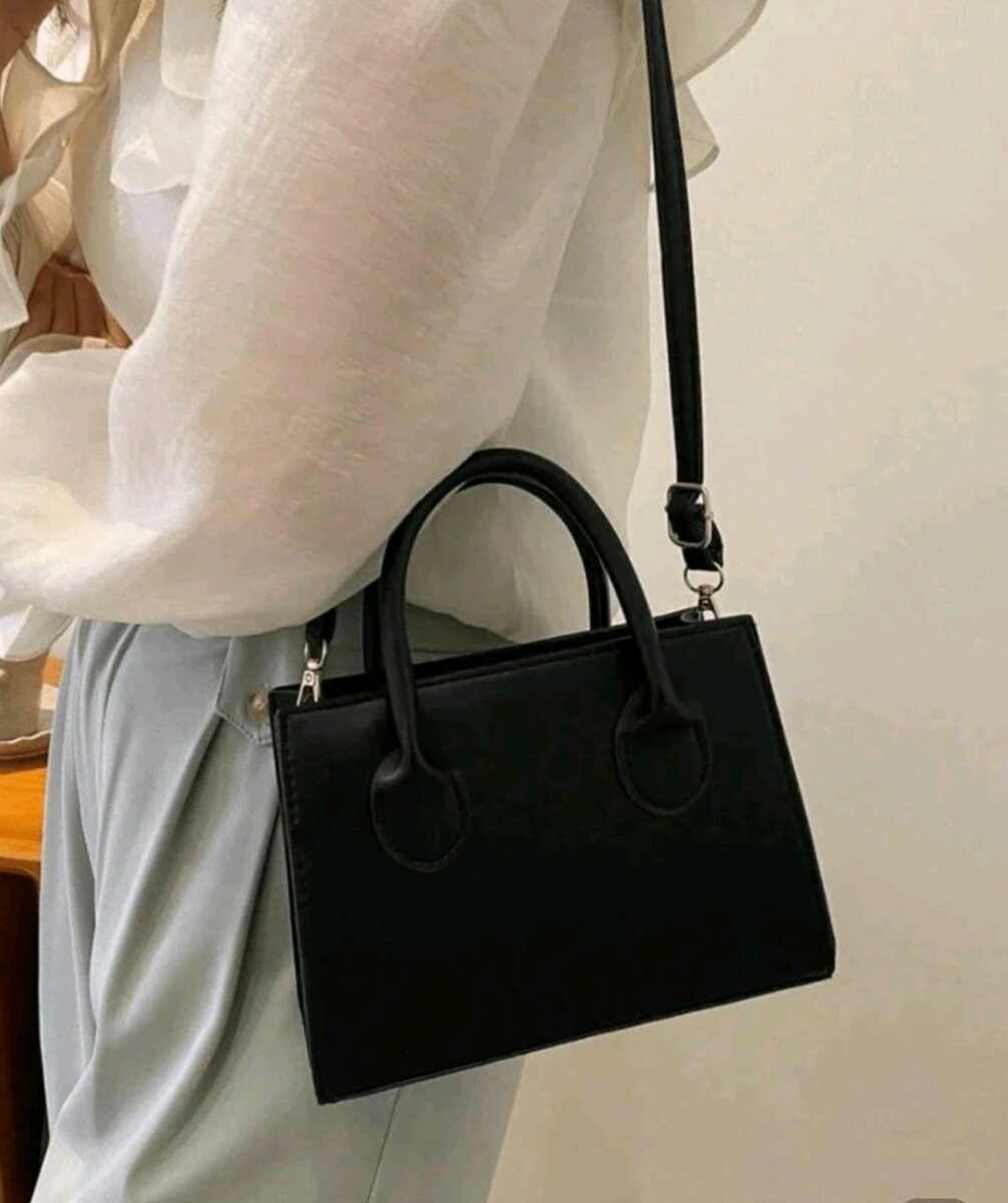 Petit Sac à main noir élégant