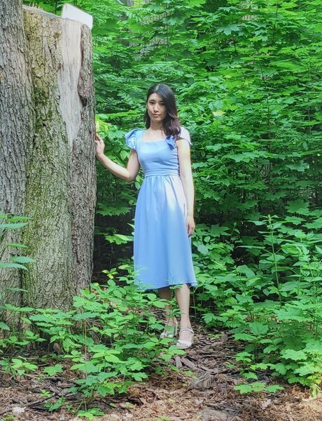 Голубое платье