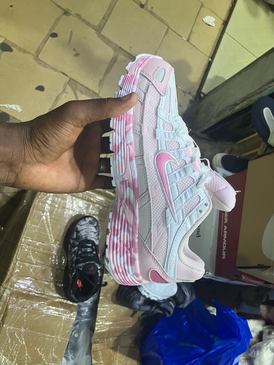 Baskets roses  vomero