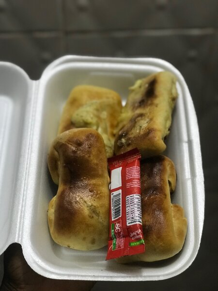 Pain fourré viande , poulet