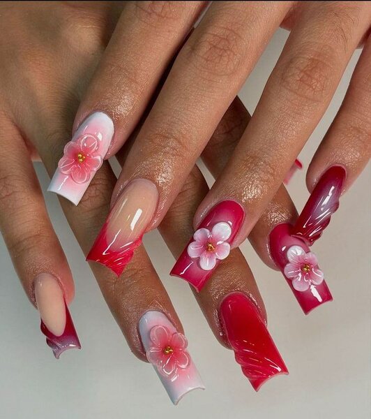 Press on nails red square