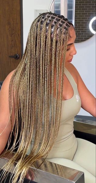 Knotless Braids (Bum length)