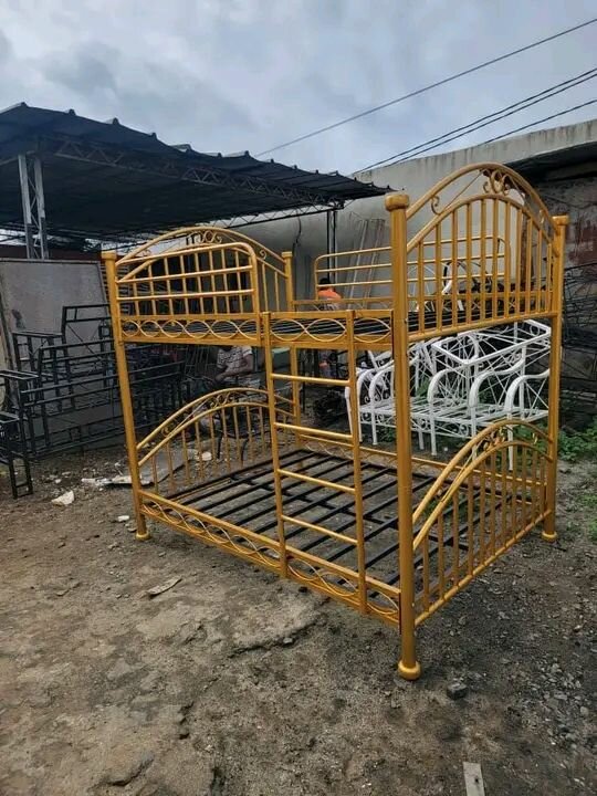 Lit superposé en métal robuste