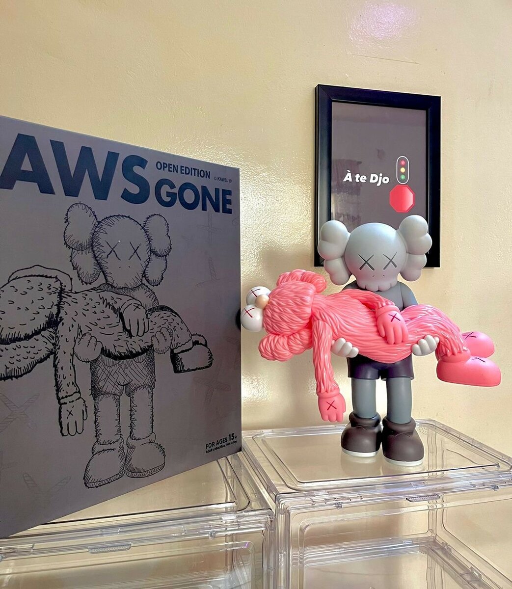 Kaws bonhomme