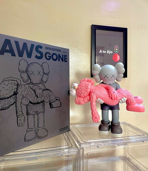 Kaws bonhomme