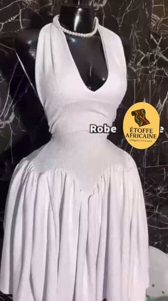 Robe élégante col V