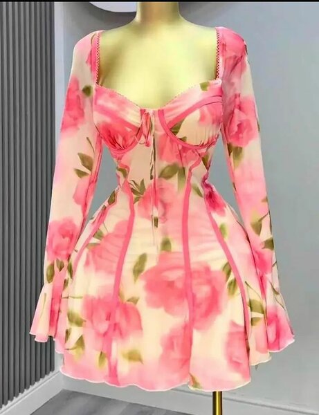 Robe fleurie rose pour femme