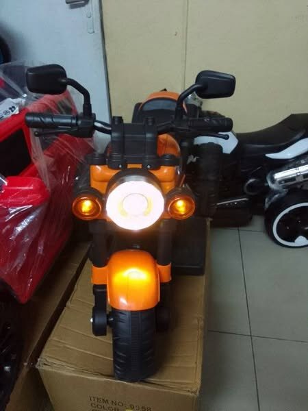 Motos électrique port USB et music intégré 