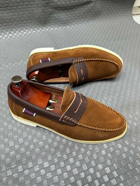 Chaussures mocassin en cuir marron pour hommes