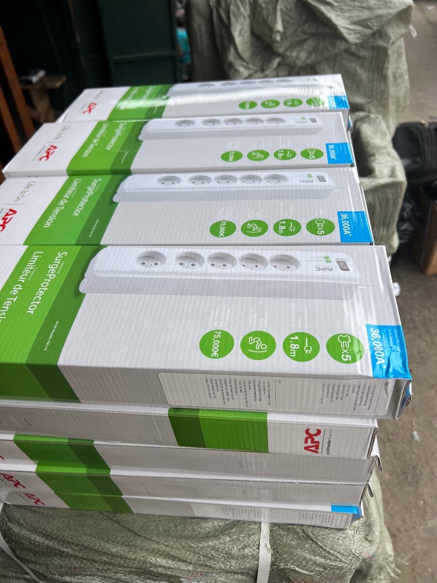 Bloc multiprise APC 5 prises avec protection parafoudre