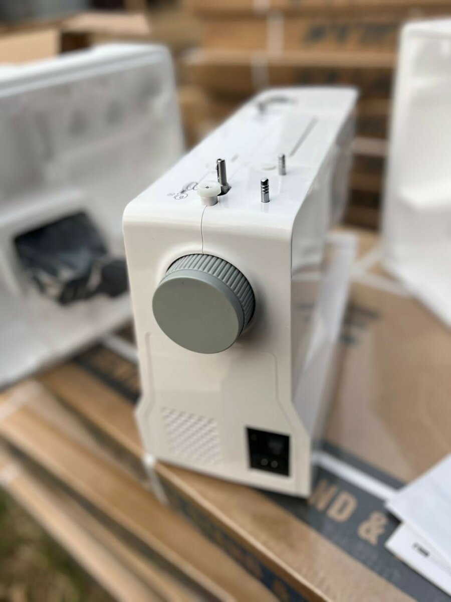 Unique Electric sewing machine 24 stitches Heavy Duty