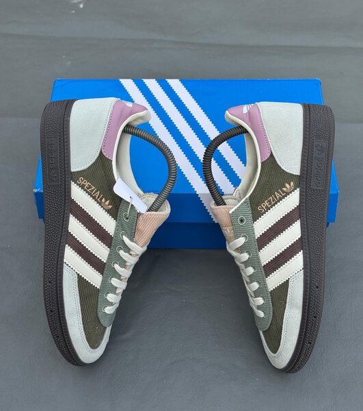 Adidas Spezial Sneakers