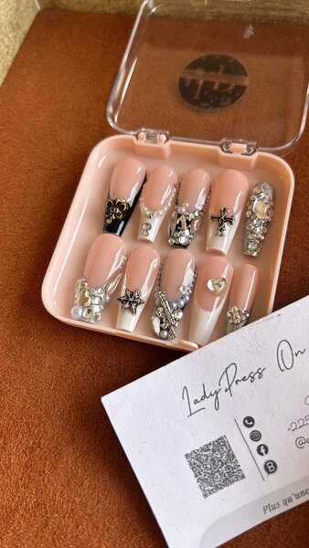 Press on nails diamond (L)