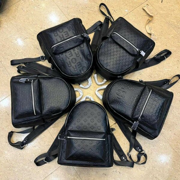 Sac à dos en cuir noir chic