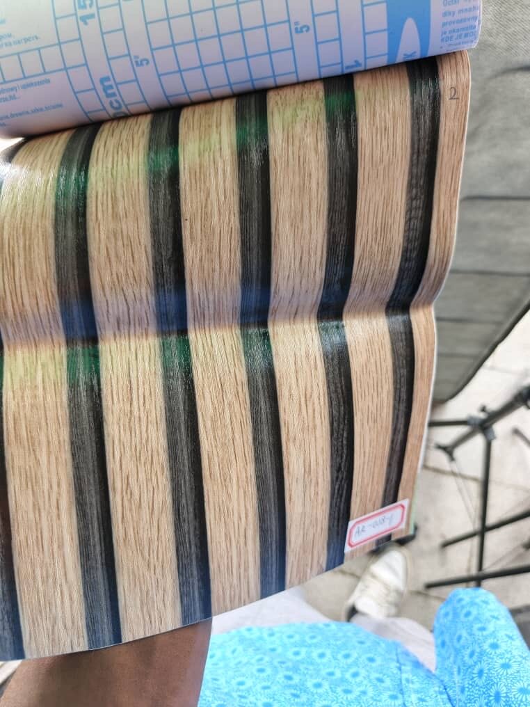 Film adhésif imitation bois