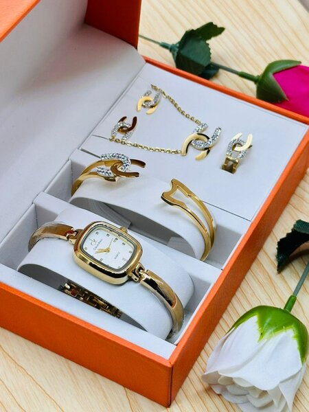 Ensemble Montre et Bijoux Doré