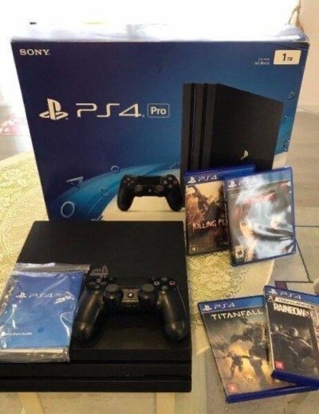 Console Sony PS4 Pro 1TB
