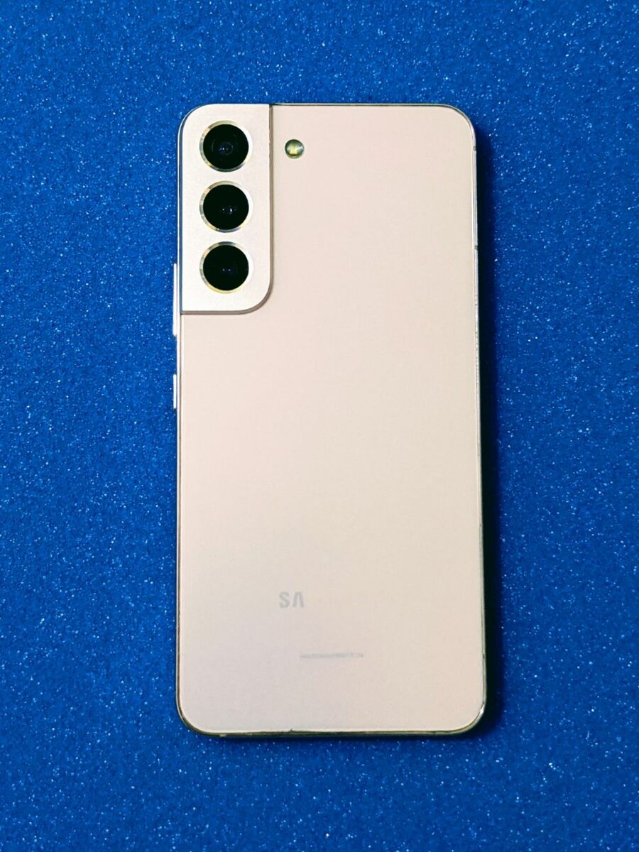 Samsung Galaxy S22 Gold