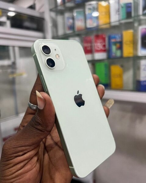 iPhone 12 - Smartphone élégant