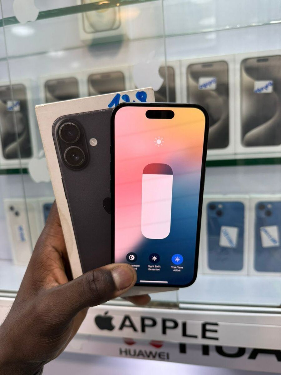 iPhone 16 128go quasi neuf avec son carton