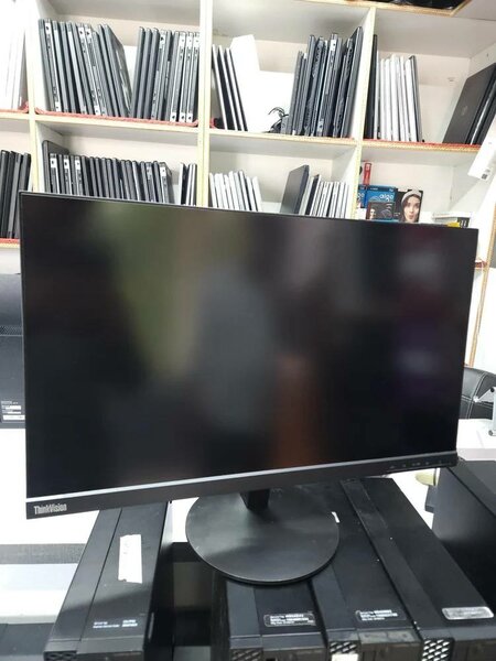 Écran lenovo Full HD 24 pouces