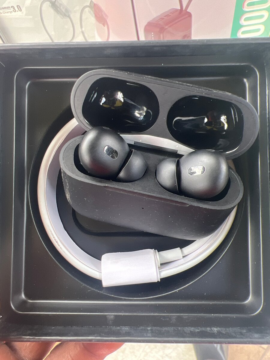 AirPods 2 Bluetooth Earbuds