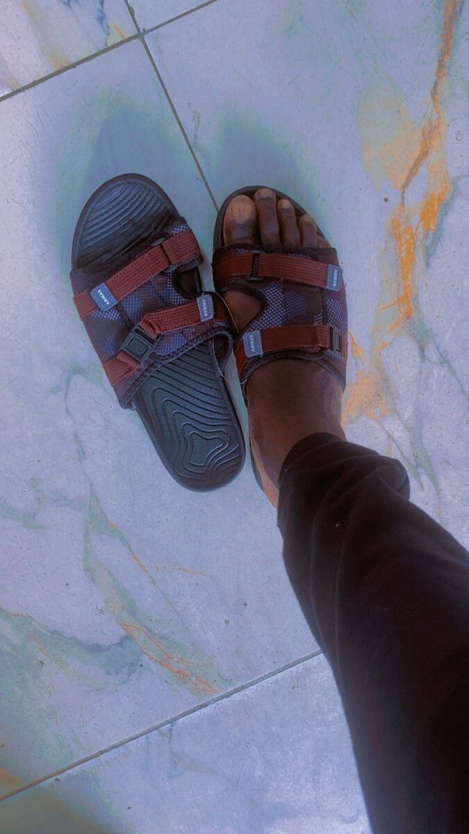 Sandales homme très bon