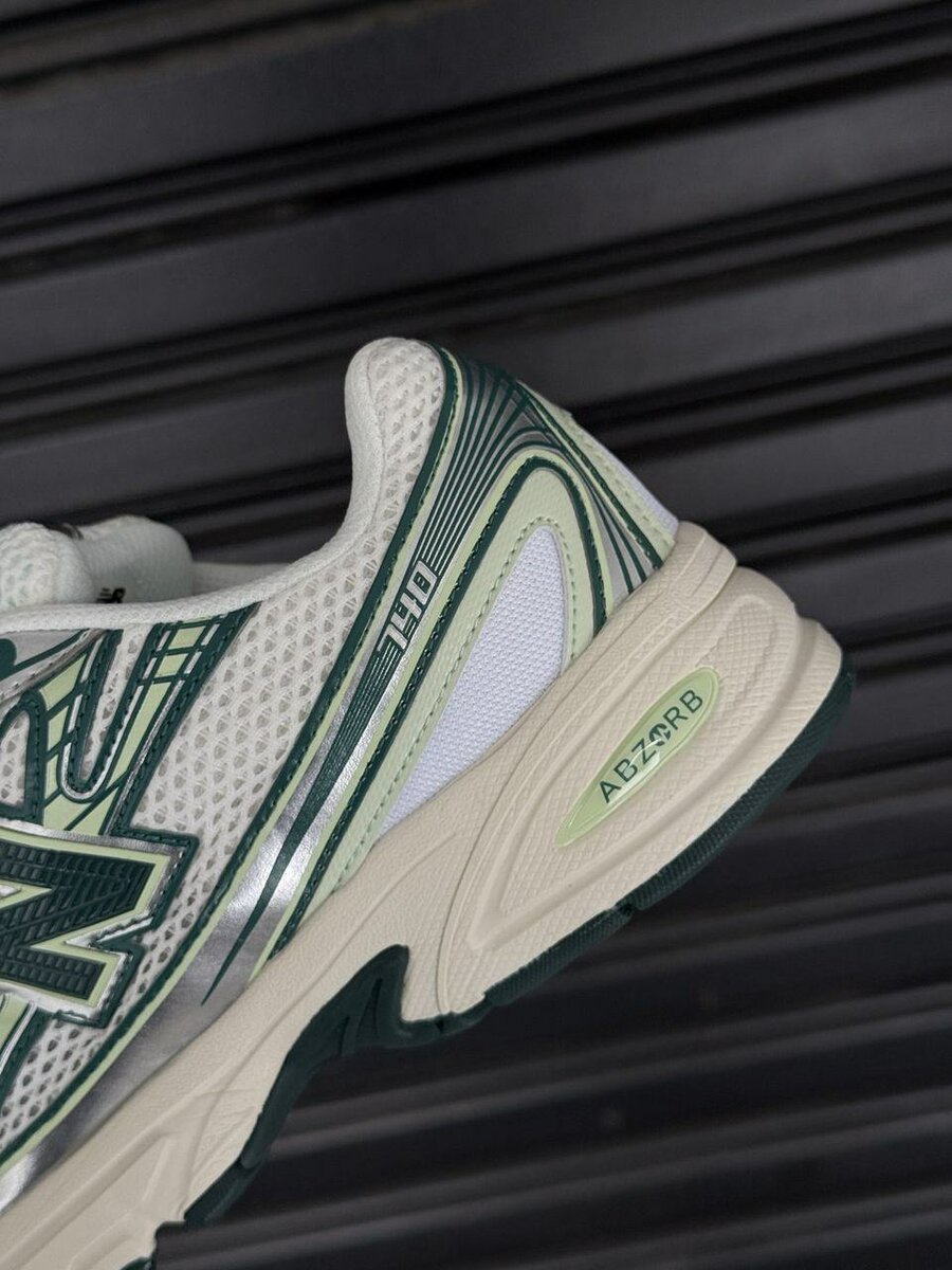 New balance 740