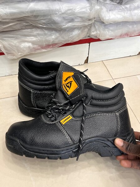 Safety boots
