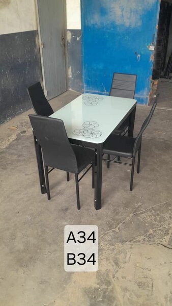 Ensemble Table et Chaises Modernes