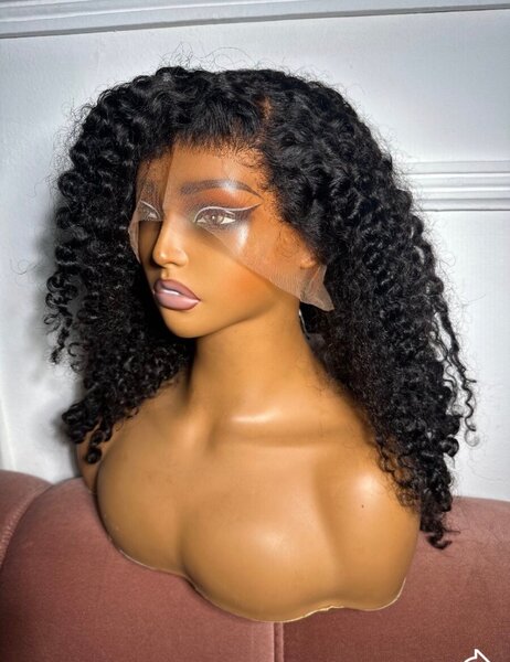 Perruque bouclée lace front