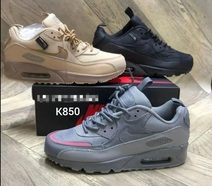 Nike Air Max 90 Sneakers