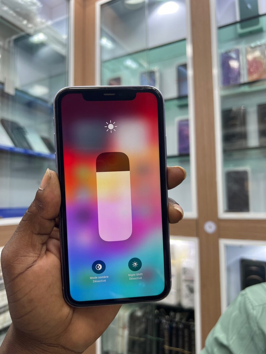 11 simple 128Go sans ID disponible