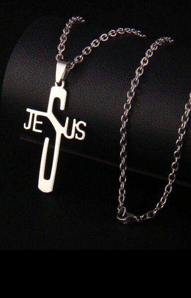 Collier croix "Jesus" en acier