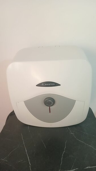 Chauffe-eau Ariston compact