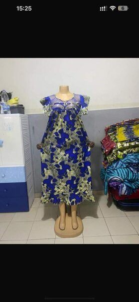 Robe disponible a 7000fr
