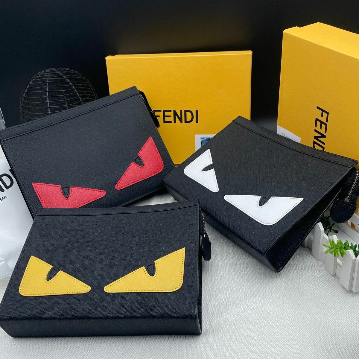 Solid branded side bags