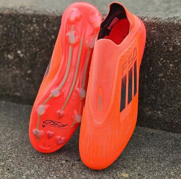 Chaussures de football f50