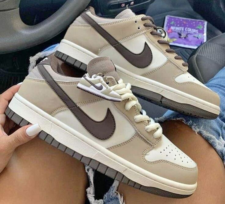Nike Baskets Mixte Beige