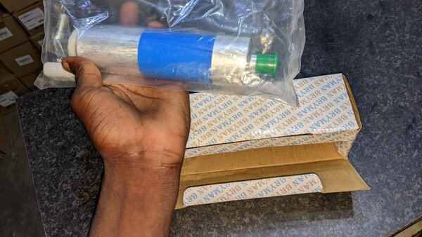 . Electric Fuel Pump for Mercedes Benz S Class W220 2010