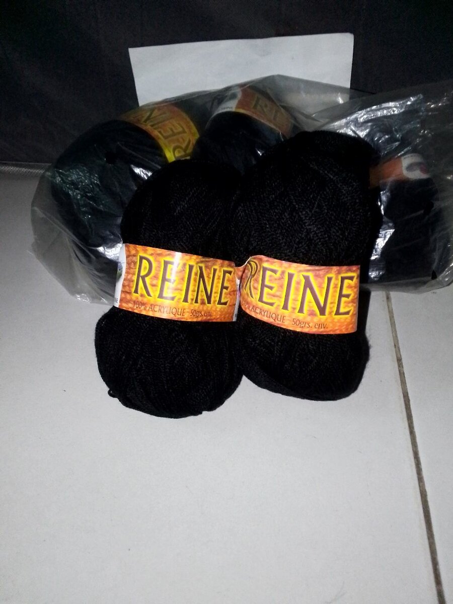 Laine à tricoter noire Reine